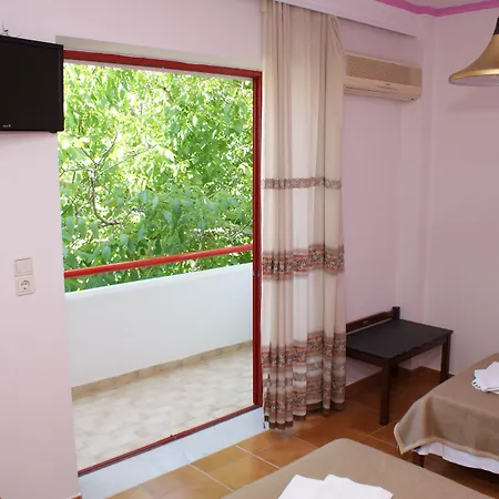 Stam & John Hotel apartamentowy 2*