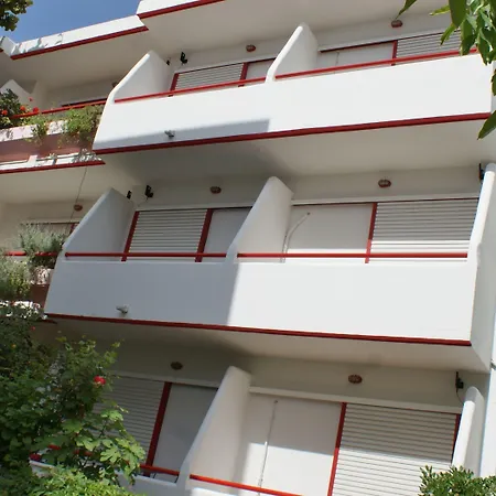 Stam & John Hotel apartamentowy 2*