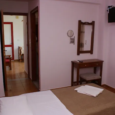 Stam & John Apartahotel Cos
